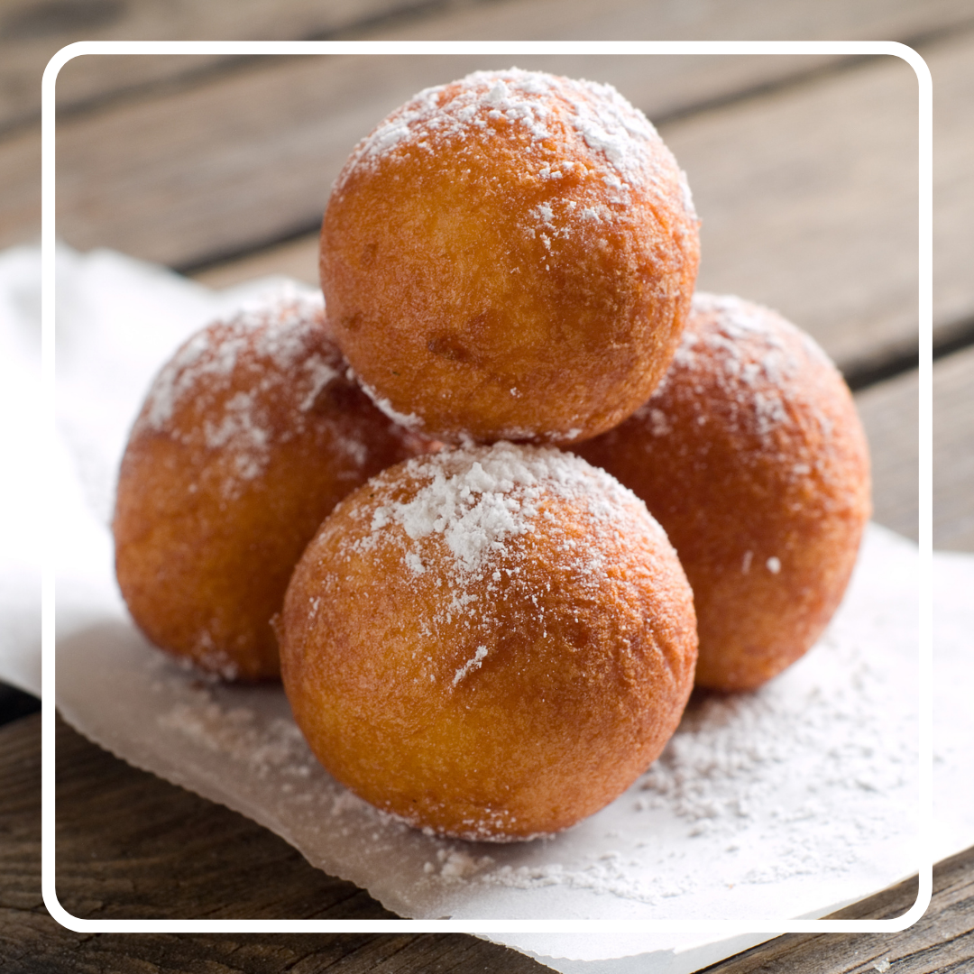 Knapkoek, cake, koekjes, oliebollen, nonnenvotten en wafels